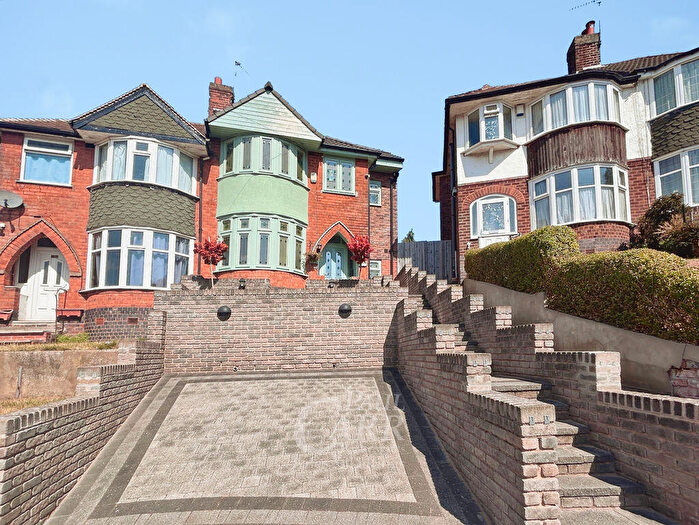 4 Bedroom Semi-Detached House For Sale In Montana Avenue, Great Barr, Birmingham, B42