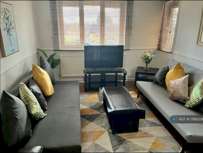 1 Bedroom Flat To Rent In Pickford Hill, Harpenden, AL5