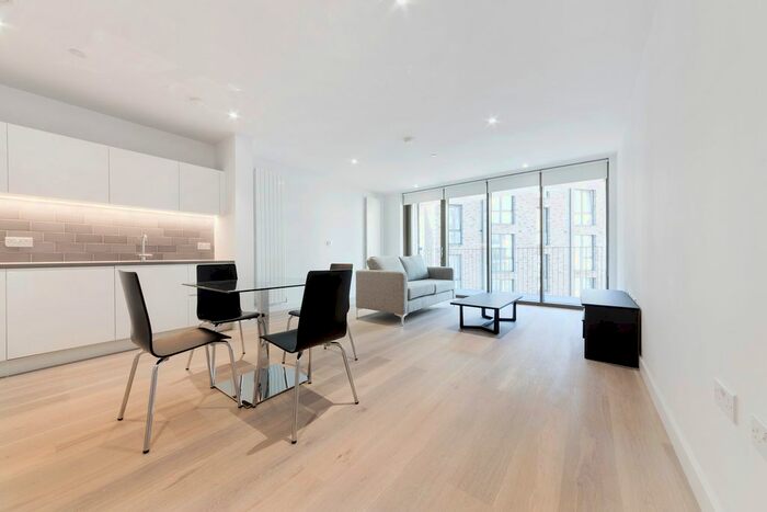 2 Bedroom Flat To Rent In Commodore House, Admiralty Avenue, Royal Wharf, E16