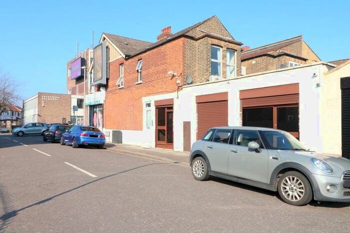 Studio To Rent In High Road, Ilford, IG3