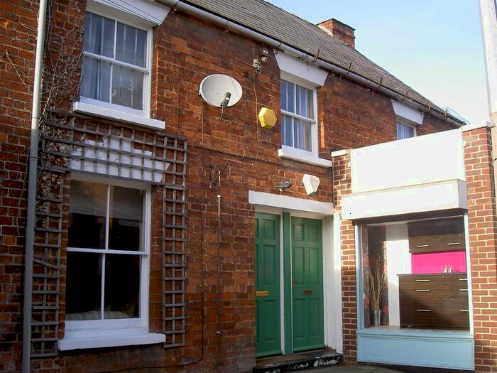 3 Bedroom Detached House To Rent In Regent Street, Stonehouse GL10