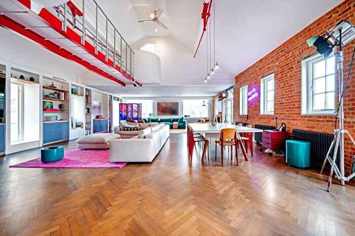 3 Bedroom Flat To Rent In Old Library Apartments, London, SW11