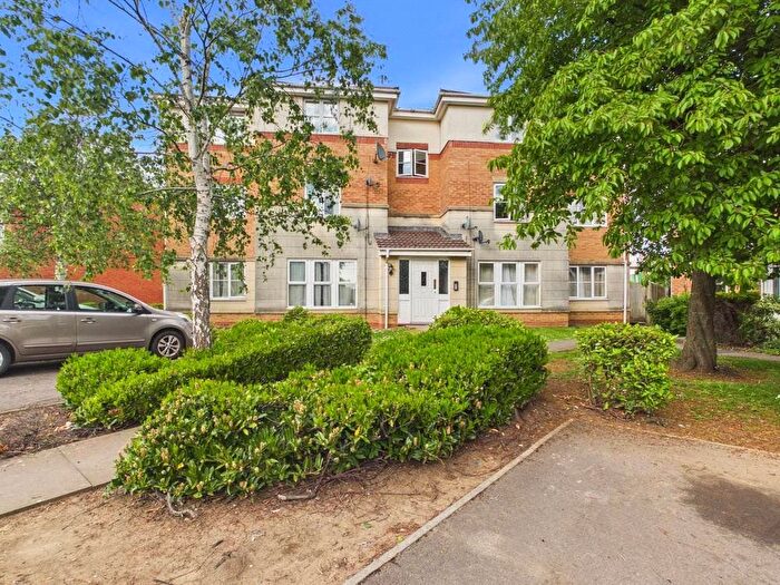 2 Bedroom Flat For Sale In Bishops Castle Way, Gloucester, Gloucestershire, GL1