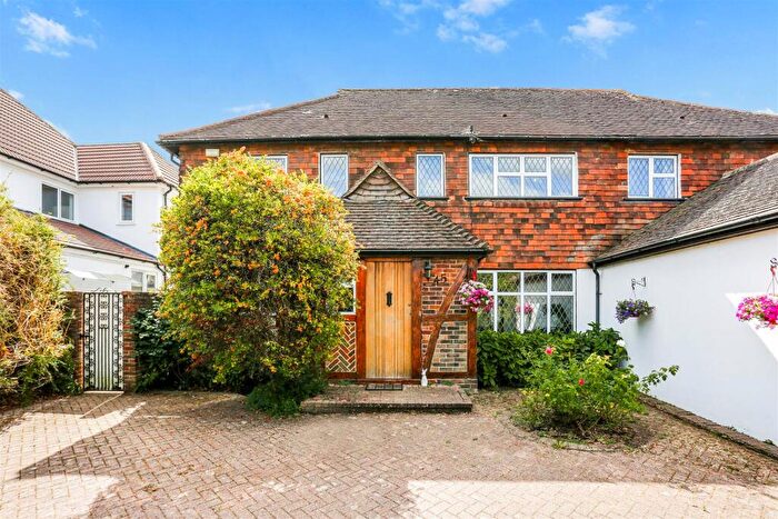 5 Bedroom Detached House For Sale In South Drive, Cheam, SM2
