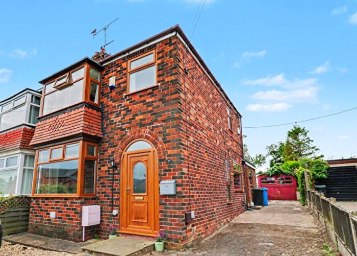 3 Bedroom Semi-Detached House For Sale In Common Lane, Harworth, Doncaster, DN11