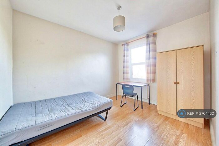 4 Bedroom Flat To Rent In Kingston Central, Kingston Upon Thames, KT2