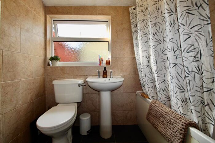 3 Bedroom Terraced House For Sale In Queens Road, Fletton, Peterborough, PE2