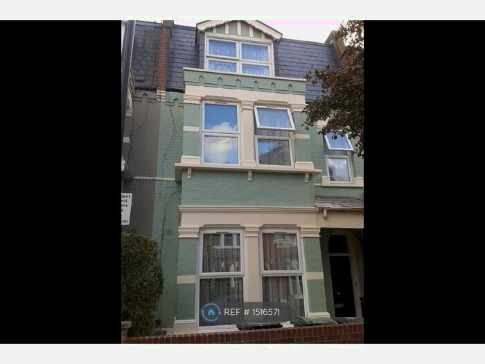 3 Bedroom Maisonette To Rent In Hampden Road, London, N8