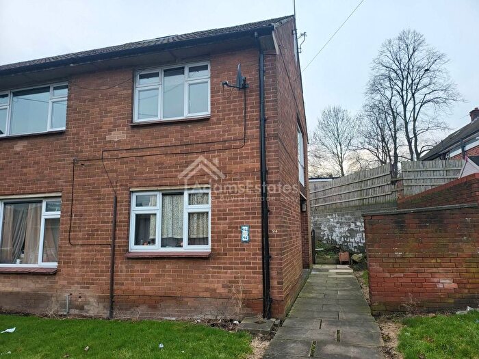 2 Bedroom Flat To Rent In Hyrstlands Road, Batley, WF17