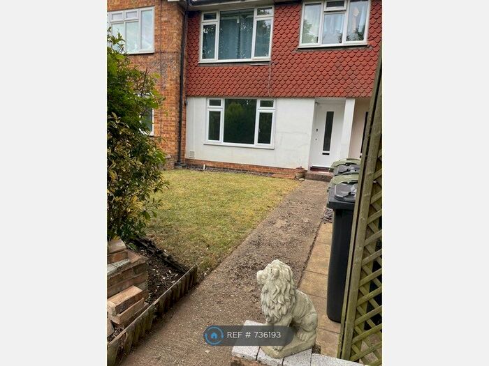 1 Bedroom Flat To Rent In Station Row, Shalford, Guildford, GU4