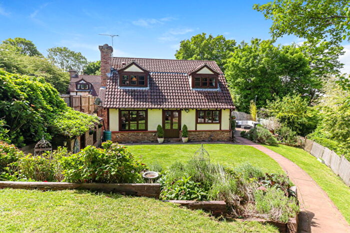 3 Bedroom Detached House For Sale In Nalders Road, Chesham, Buckinghamshire, HP5