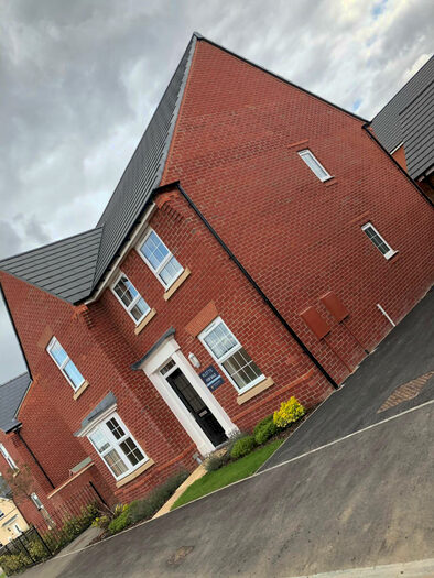 4 Bedroom Detached House To Rent In Faulkner Gardens, Bedford, MK43