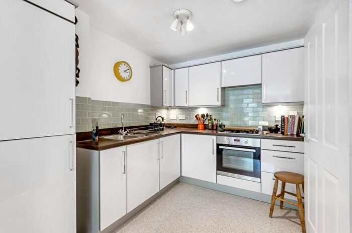 1 Bedroom Flat To Rent In Worcester Close London, SE20