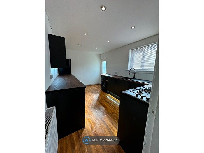 3 Bedroom Semi-Detached House To Rent In Ivanhoe Place, Stirling, FK8