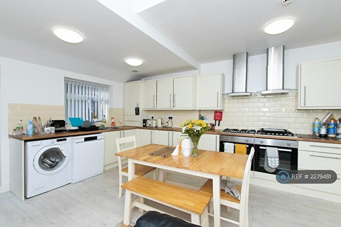 6 Bedroom Terraced House To Rent In Portman Rd, Liverpool, L15