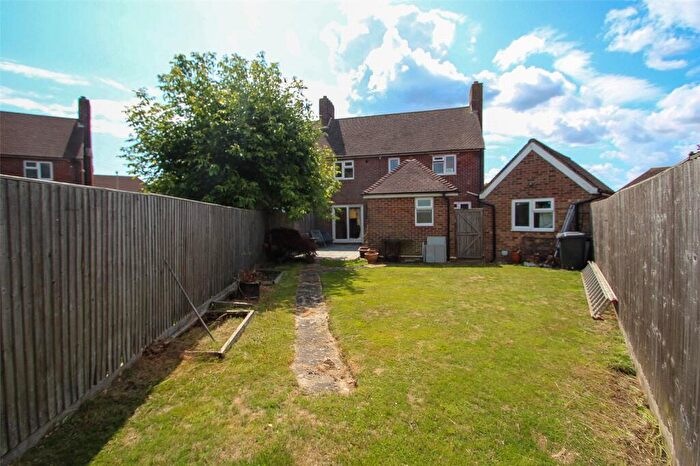 3 Bedroom Semi-Detached House For Sale In Beech Gardens, Hamble, Southampton, Hampshire, SO31