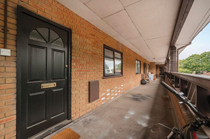 1 Bedroom Flat To Rent In Townhill Farm District Centre, Wessex Road, West End, Southampton, SO18