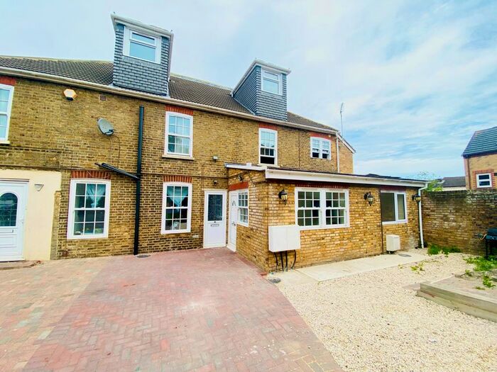 1 Bedroom Flat To Rent In Arthur Street, Sittingbourne, ME10