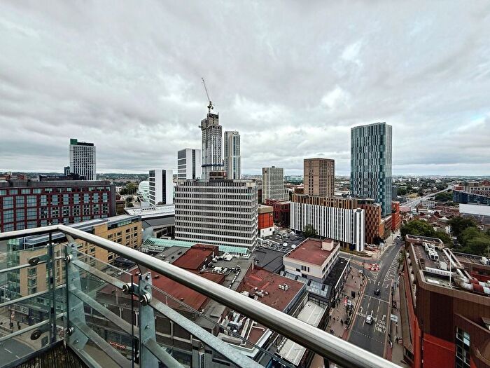 2 Bedroom Flat To Rent In Albion Street, Leeds, West Yorkshire, LS2