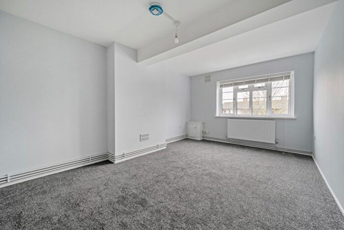 3 Bedroom Flat To Rent In Lady Margaret Road, Southall, Middlesex, UB1