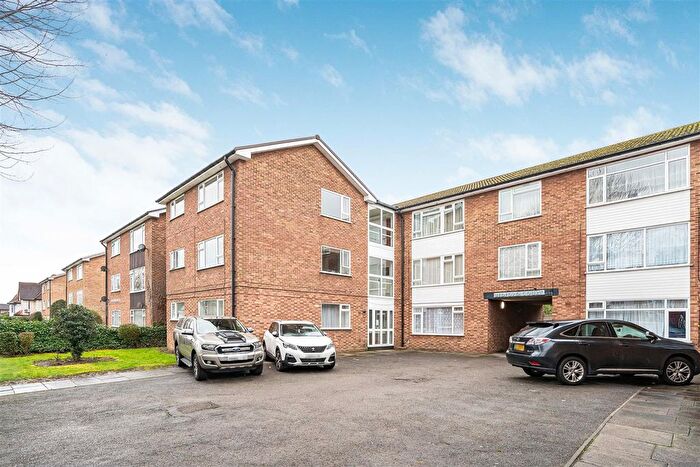 3 Bedroom Flat For Sale In Harrowdene Road, Wembley, HA0
