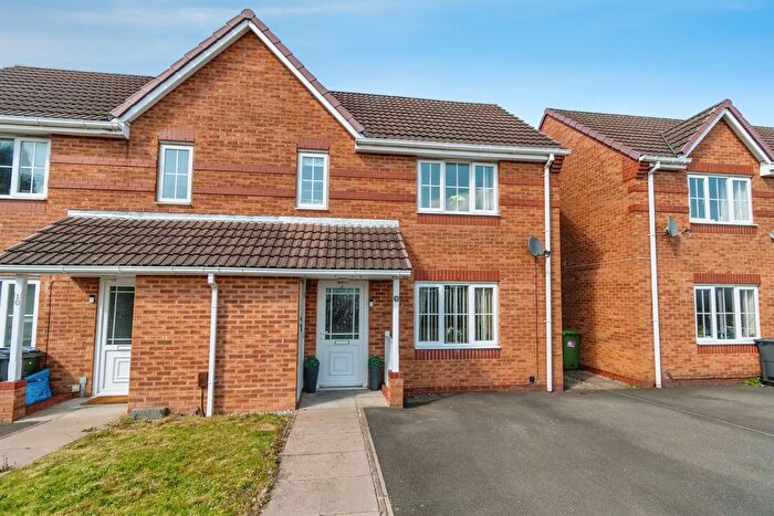 3 Bedroom Semi Detached House For Sale In Hobart Road, Tipton, DY4