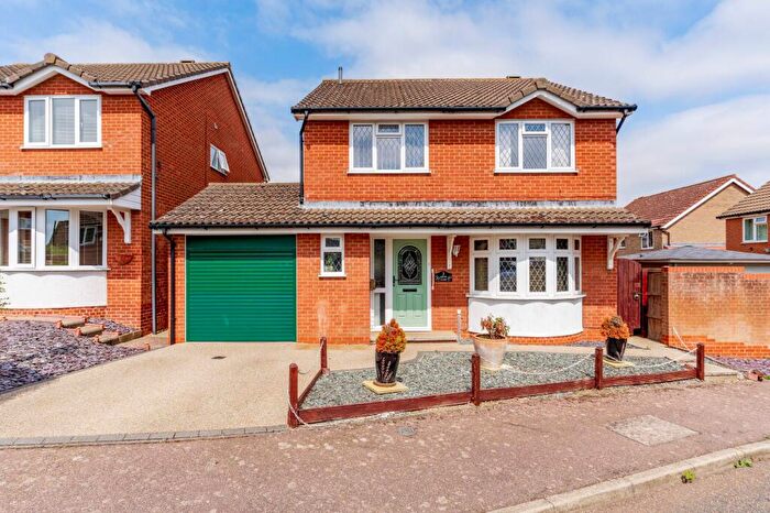 4 Bedroom Detached House For Sale In Grand Close, Scarning, NR19