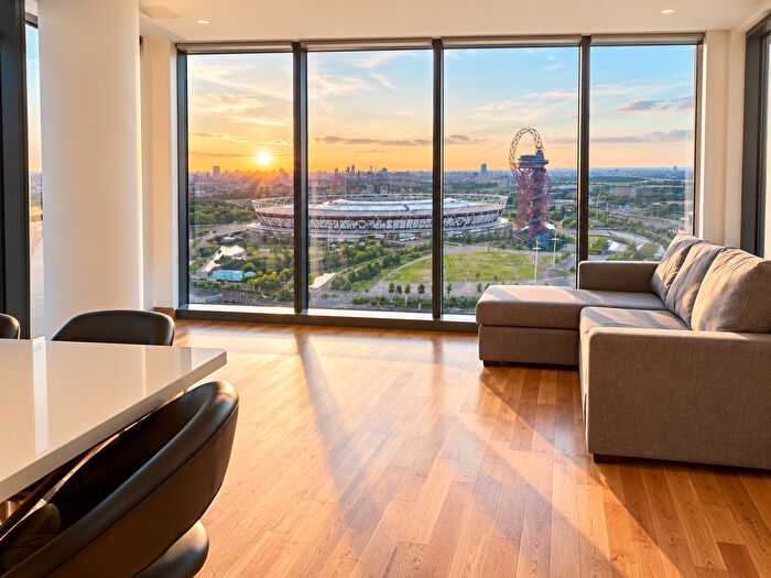 2 Bedroom Flat To Rent In High Street, London, E15