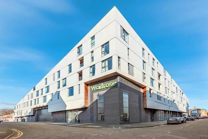 2 Bedroom Flat To Rent In High Street, Guildford, GU1