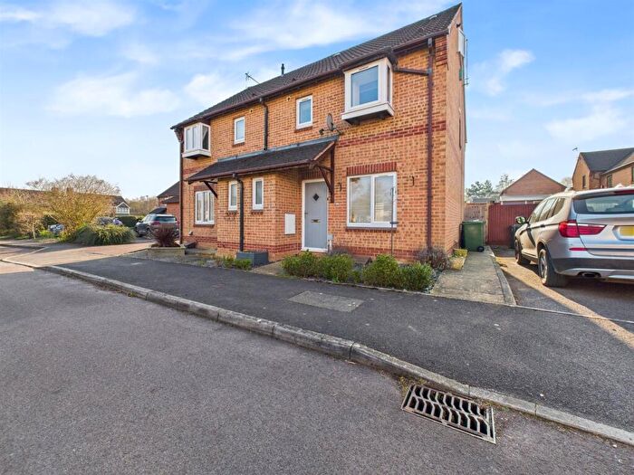 4 Bedroom Semi-Detached House For Sale In Water Mint Way, Calne, SN11