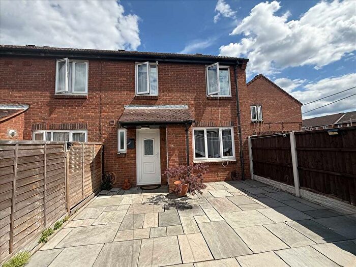 3 Bedroom Terraced House For Sale In Nene Gardens, Feltham, TW13