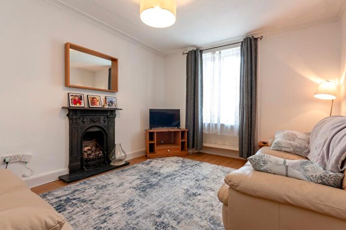 2 Bedroom Flat For Sale In Bon Accord Street, The City Centre, Aberdeen, AB11