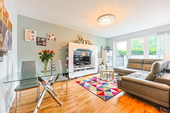 2 Bedroom Apartment For Sale In Guardian Avenue, Colindale, NW9