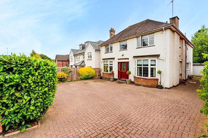 5 Bedroom Detached House For Sale In Northampton Road, Kettering, NN15