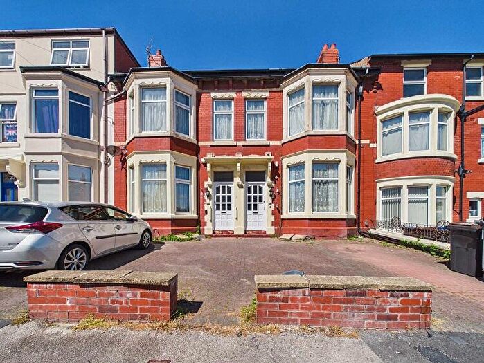 Block Of Apartments For Sale In - Knowle Avenue, Blackpool, FY2