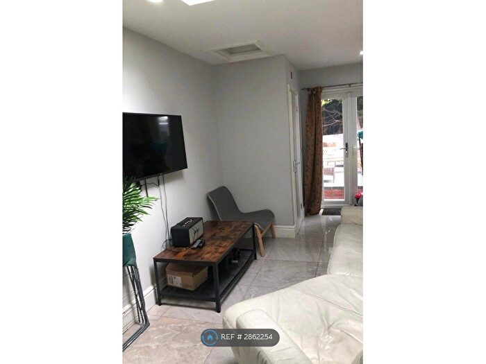 8 Bedroom Terraced House To Rent In St Edwards Road, Birmingham, B29