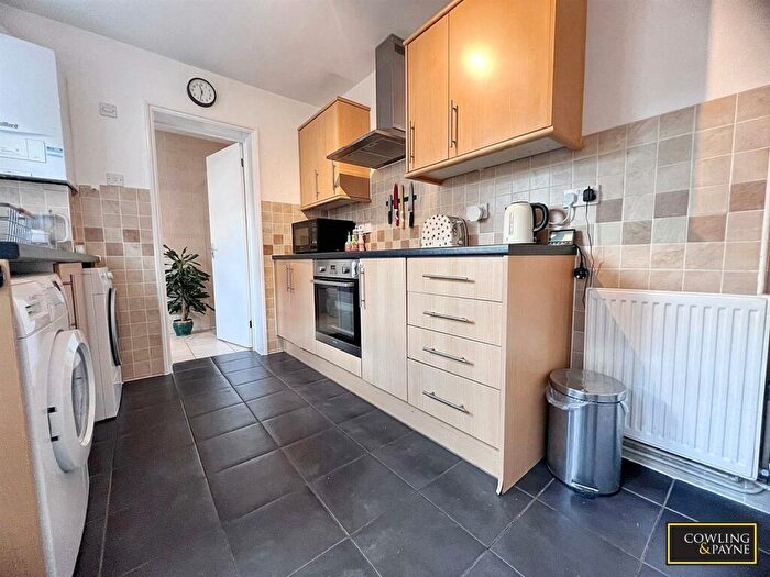 3 Bedroom End Of Terrace House For Sale In Station Avenue, Wickford, SS11