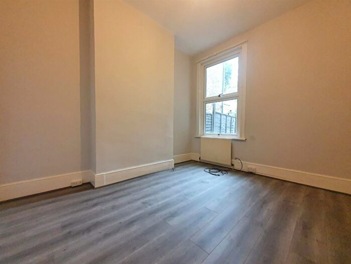1 Bedroom Flat To Rent In Derby Road, Enfield, EN3