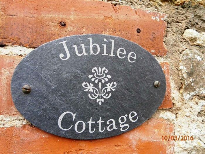 2 Bedroom Terraced House To Rent In St Andrew's Church Yard, Market Place, Chippenham, SN15