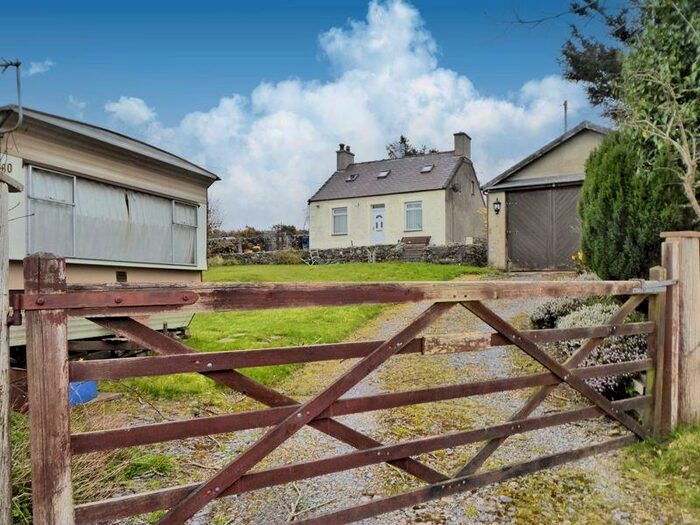 2 Bedroom Detached House For Sale In Rhosgadfan, LL54