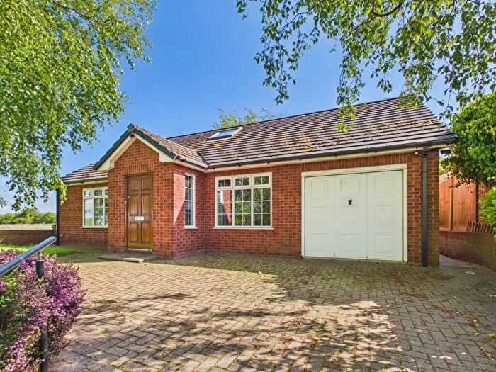 4 Bedroom Detached Bungalow For Sale In Smithy Lane, Scarisbrick, L40