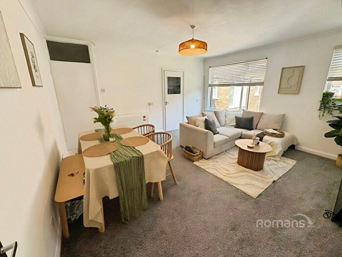 1 Bedroom Flat To Rent In Claylands Road, Bishops Waltham, Southampton, SO32
