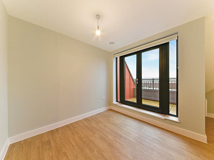 2 Bedroom Apartment To Rent In Weavers Yard, Newbury Newbury, RG14