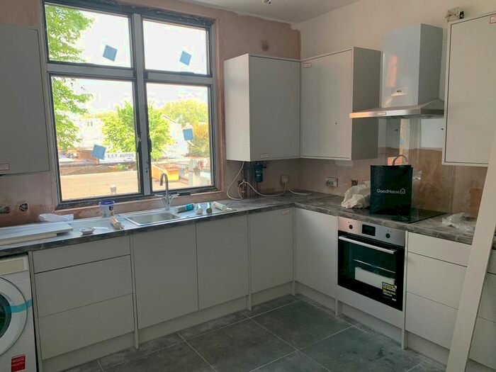 Studio To Rent In Hertford Road, Enfield, N9