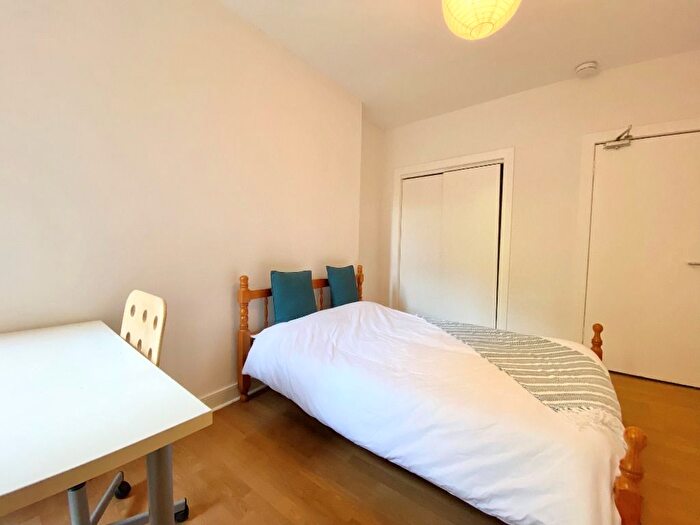 3 Bedroom Flat To Rent In White Street, Hyndland, Glasgow, G11