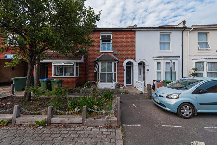 3 Bedroom Terraced House For Sale In Parsonage Road, Southampton, SO14