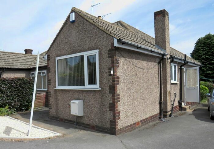 2 Bedroom Bungalow To Rent In Fairway Close, Bradford, BD7