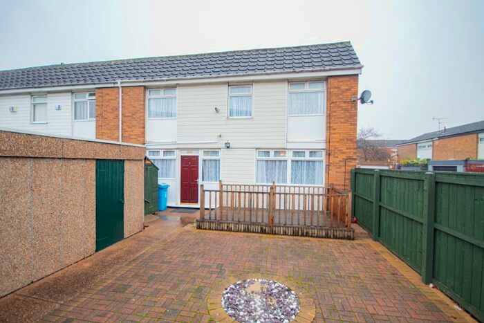 3 Bedroom End Of Terrace House To Rent In Quantock Close, Hull, East Riding Of Yorkshire, HU3
