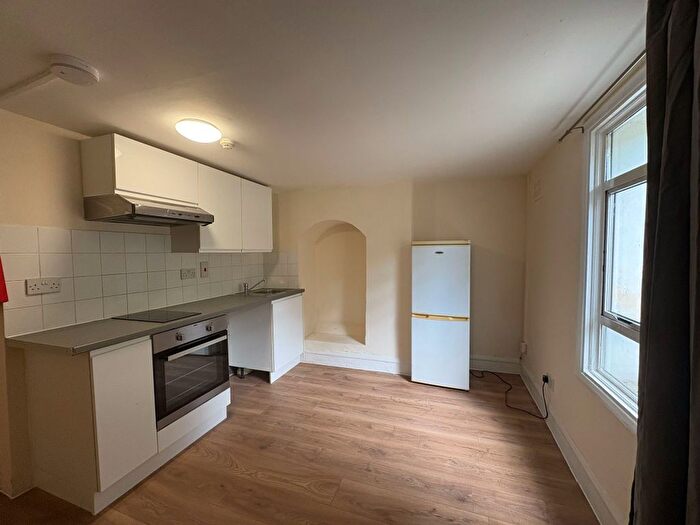 Studio To Rent In Camden Road, London, N7