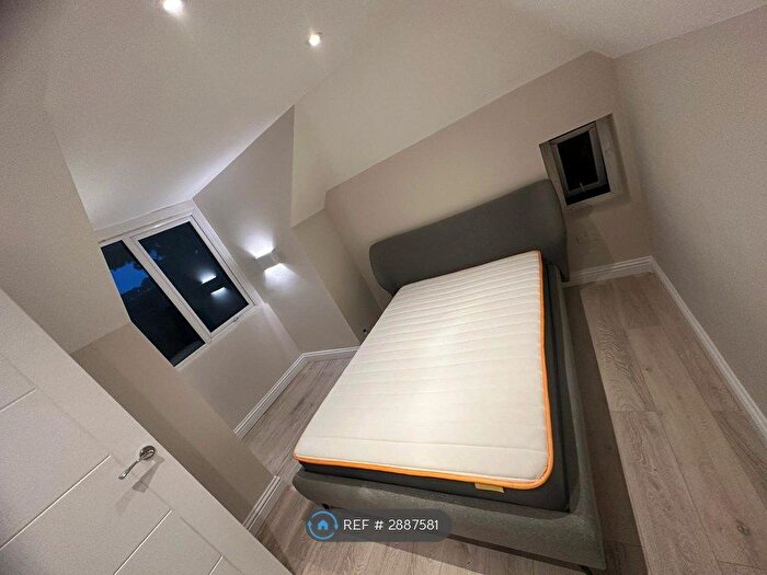 1 Bedroom Flat To Rent In Westbourne, Dorset, BH4